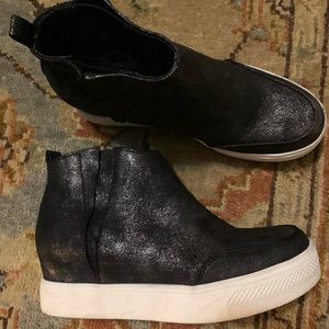 Blk/silver “Very J” slip on wedge high top sneaker